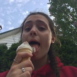 Meet your Posher, Molly